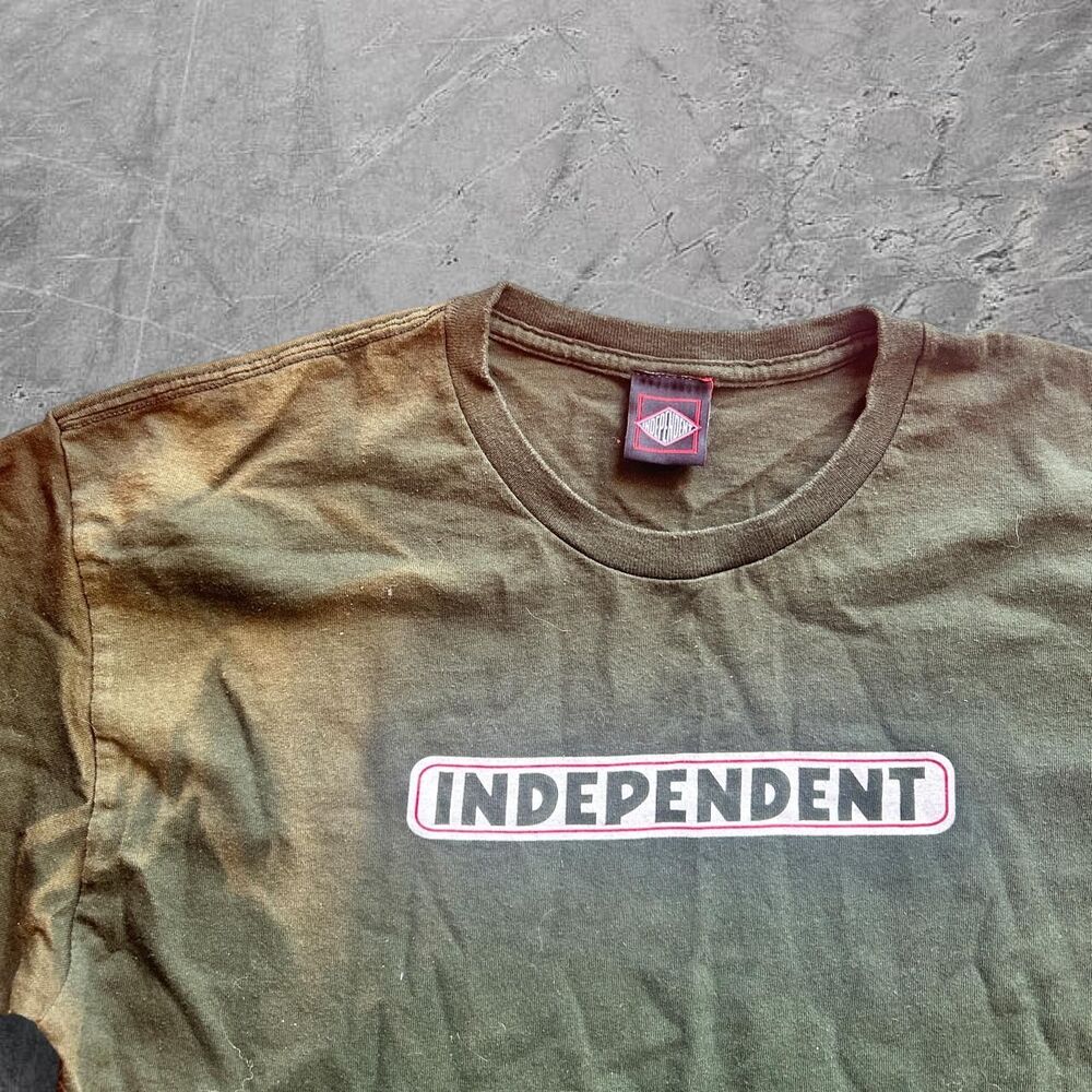 Independent Skateboards vtg 00s Y2K sun faded skater tee shirt